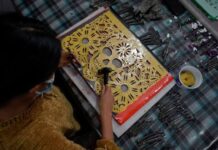 Para este Día de Muertos, pon a prueba tu creatividad y aprende a hacer Papel Picado en Pilares de la CDMX